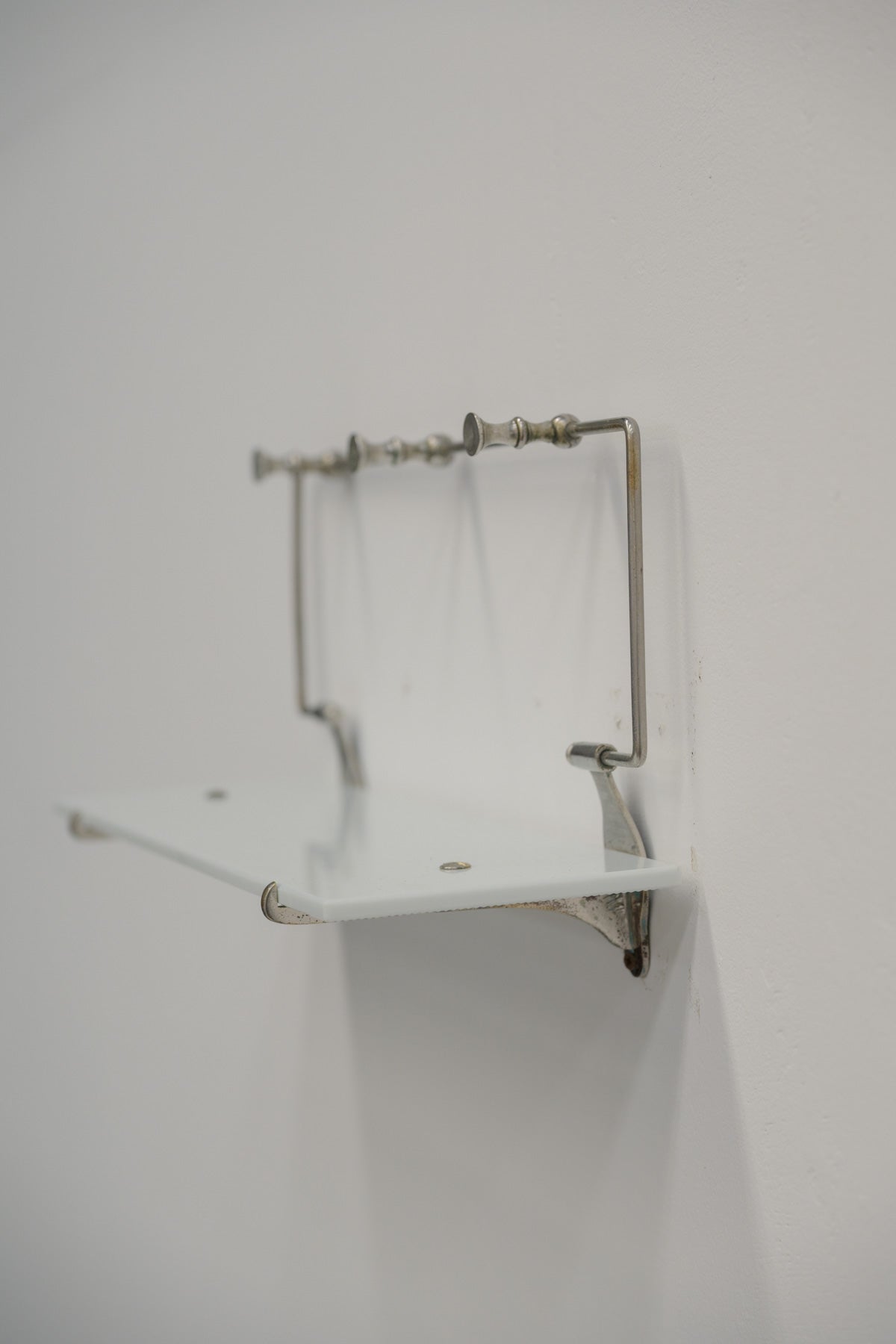 #0534 shelf