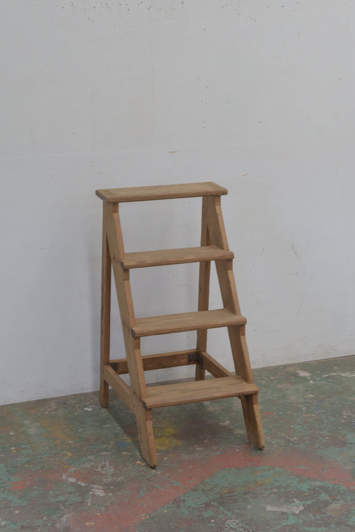 #9308 step ladder