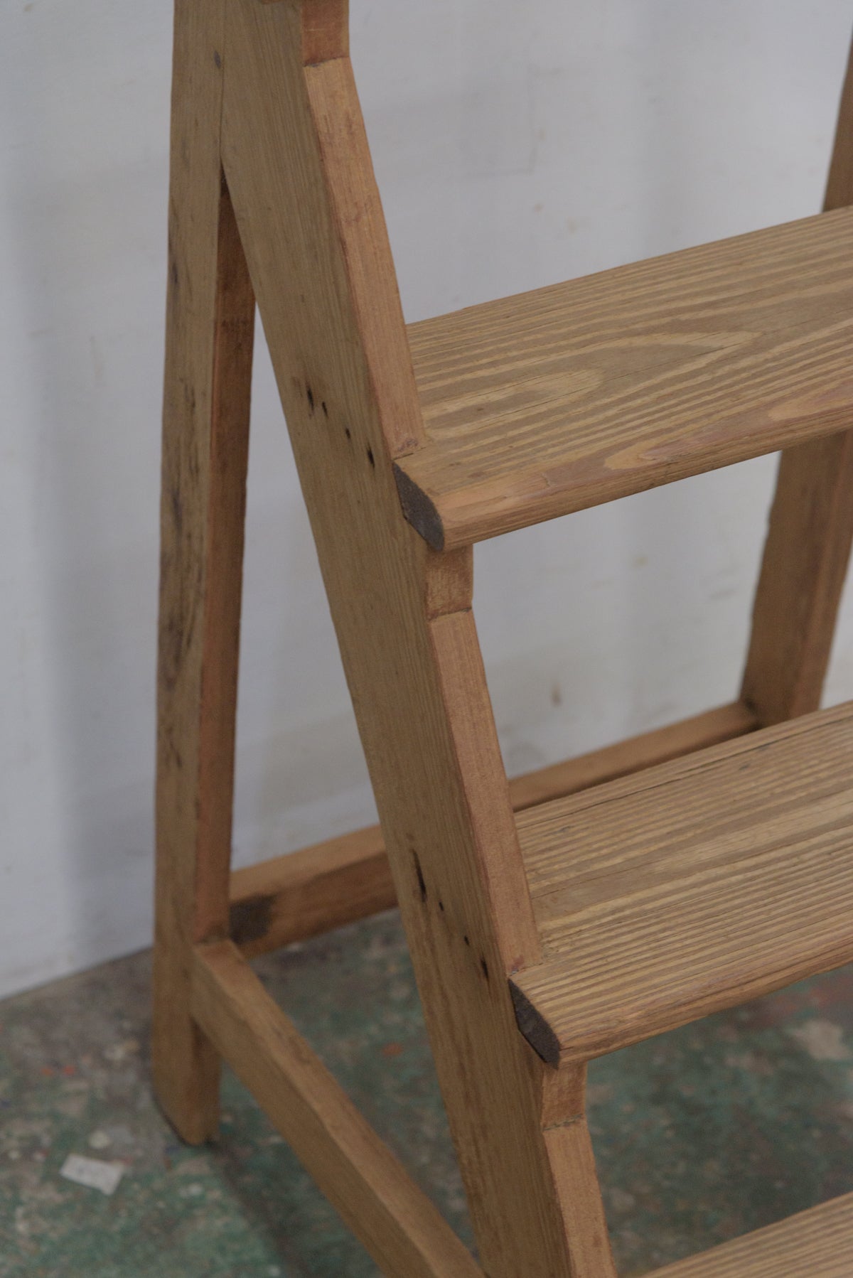 #9308 step ladder