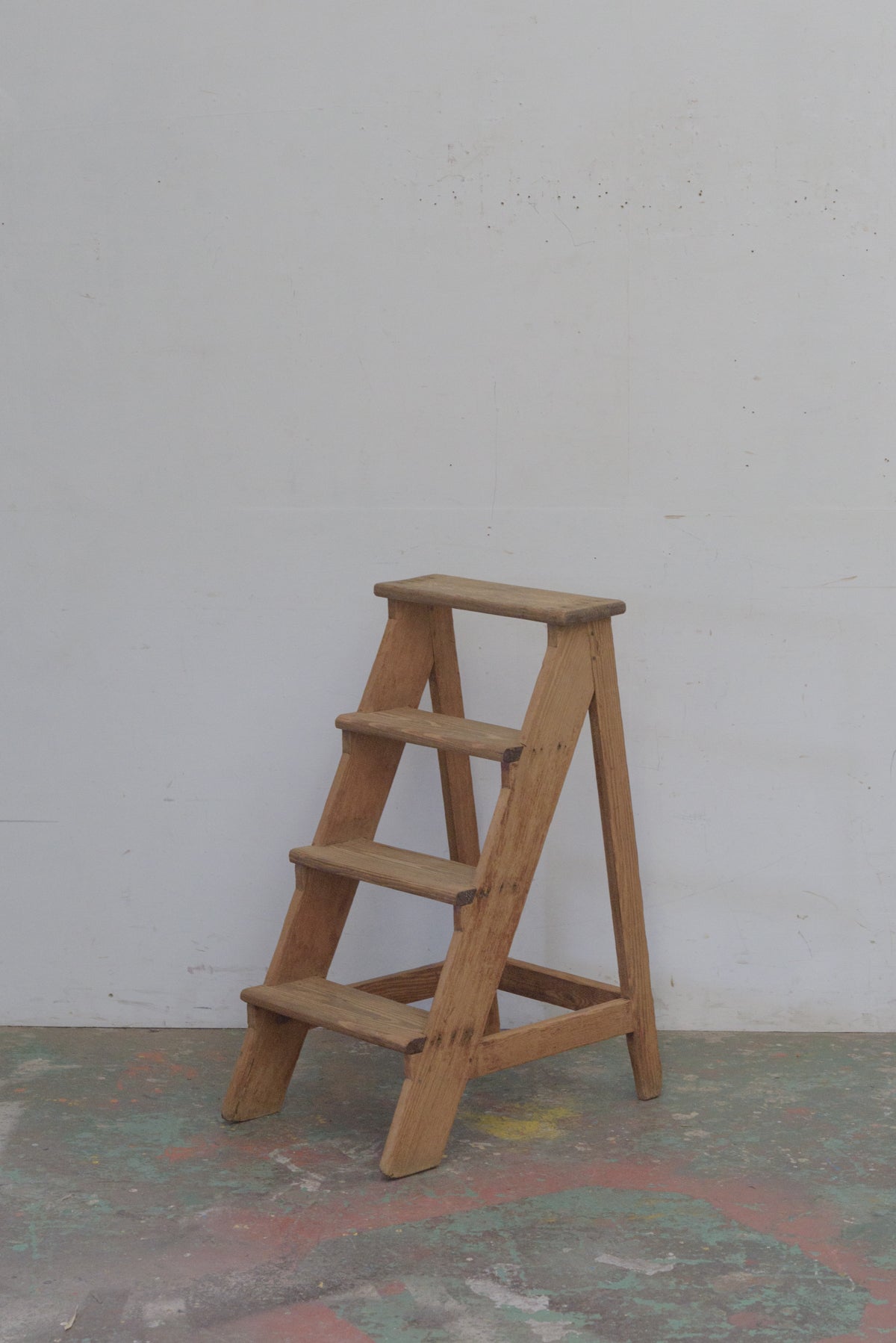 #9308 step ladder