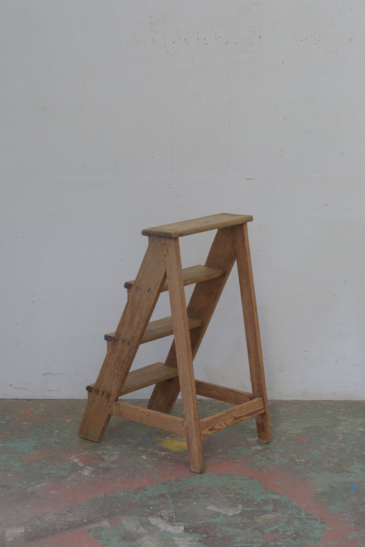 #9308 step ladder