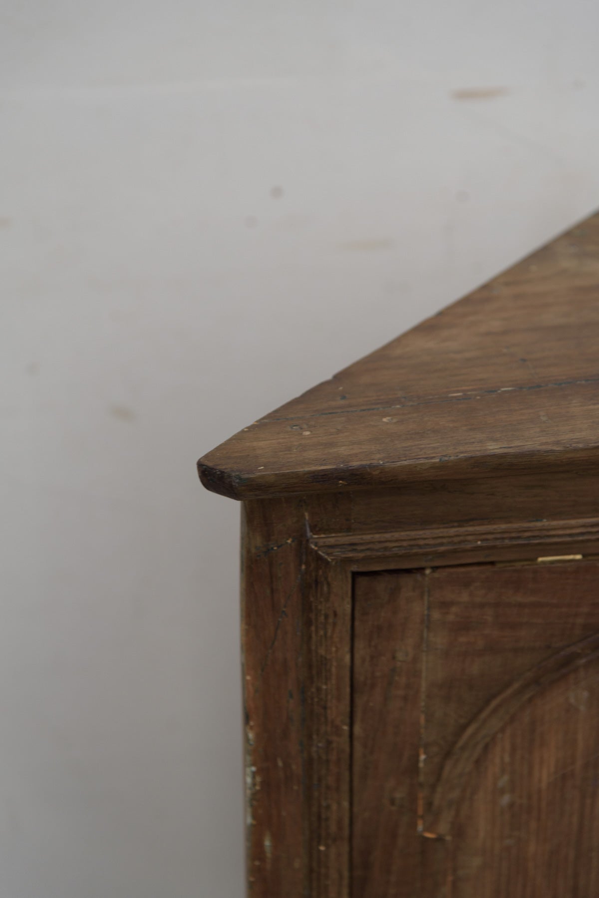 #9625 corner cabinet