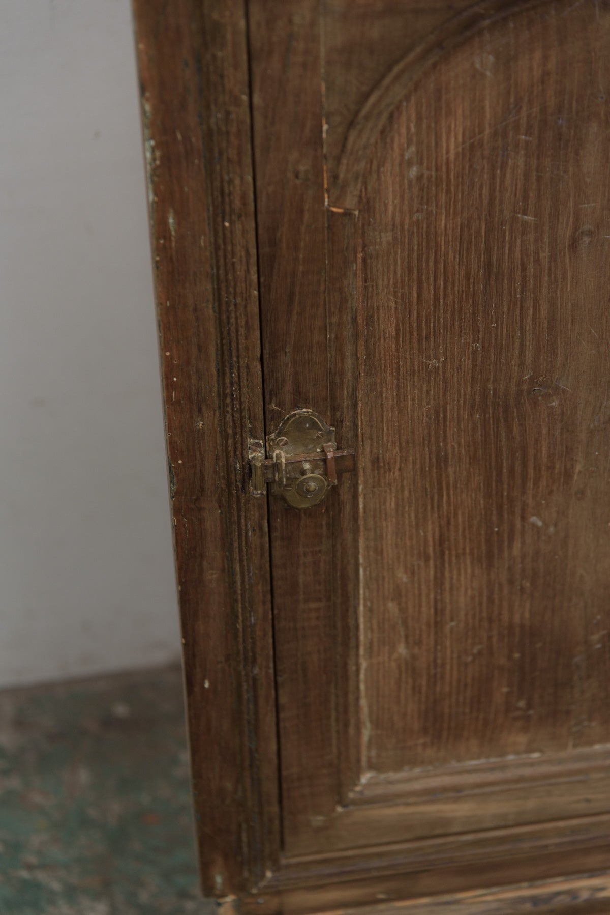 #9625 corner cabinet