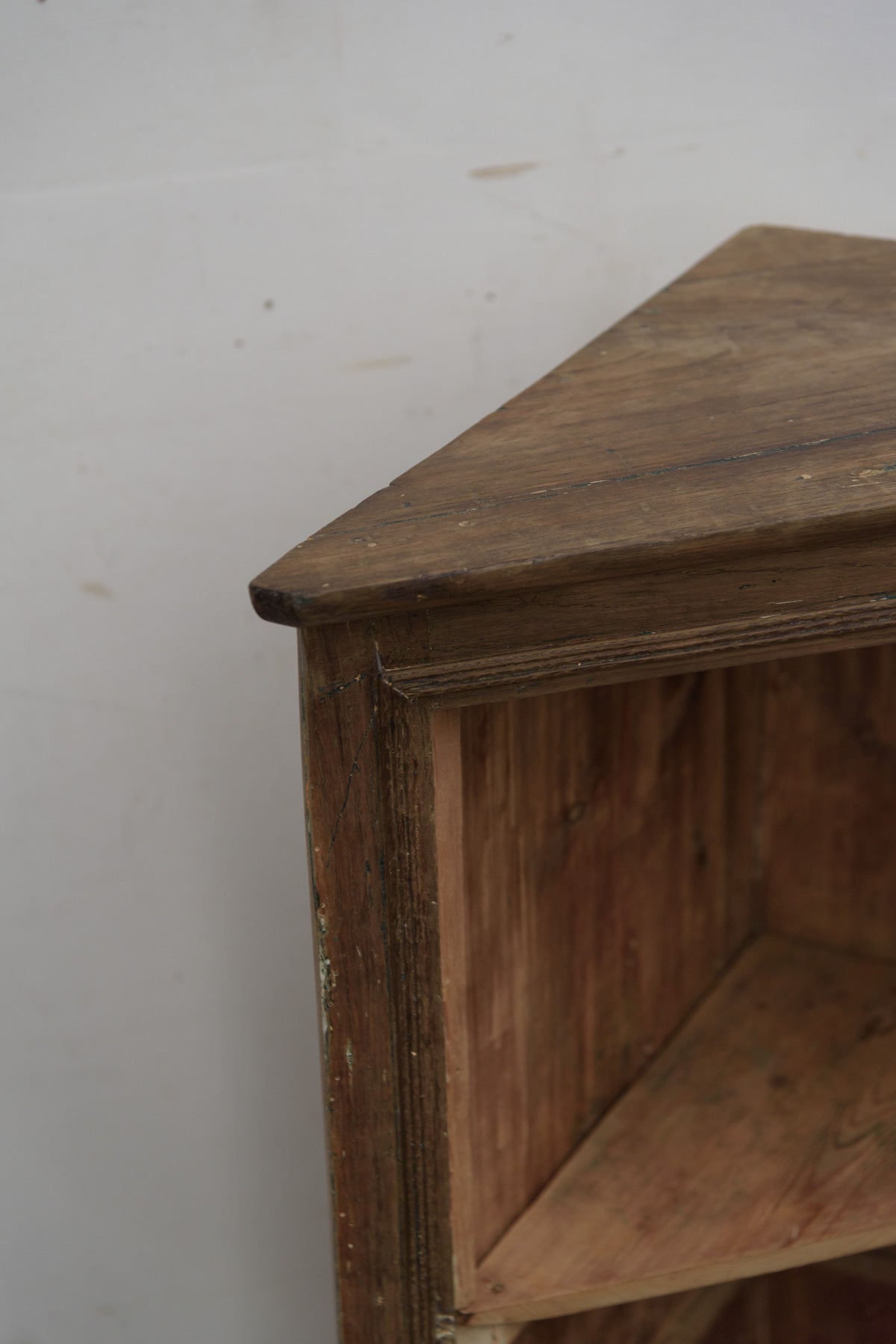 #9625 corner cabinet