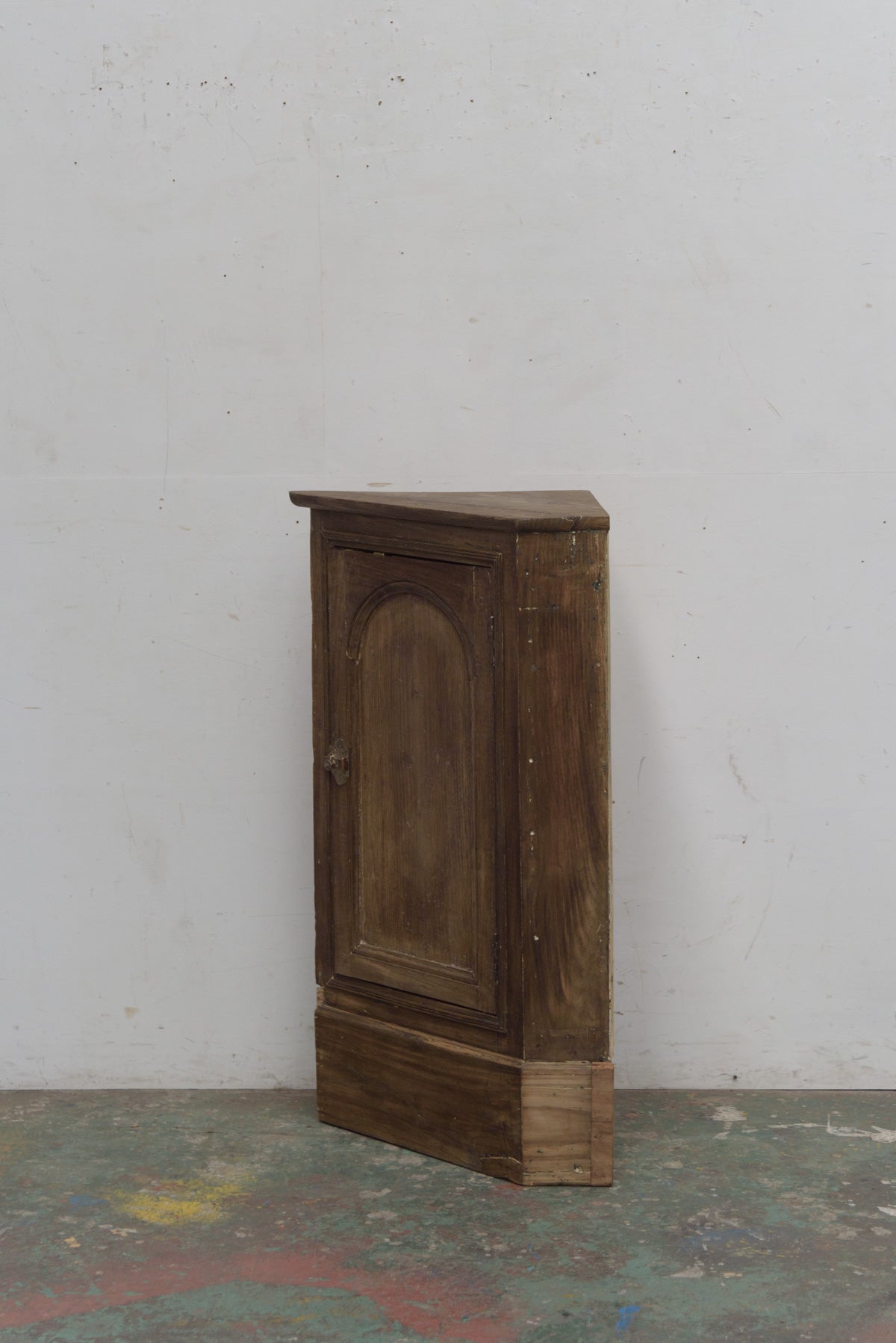 #9625 corner cabinet