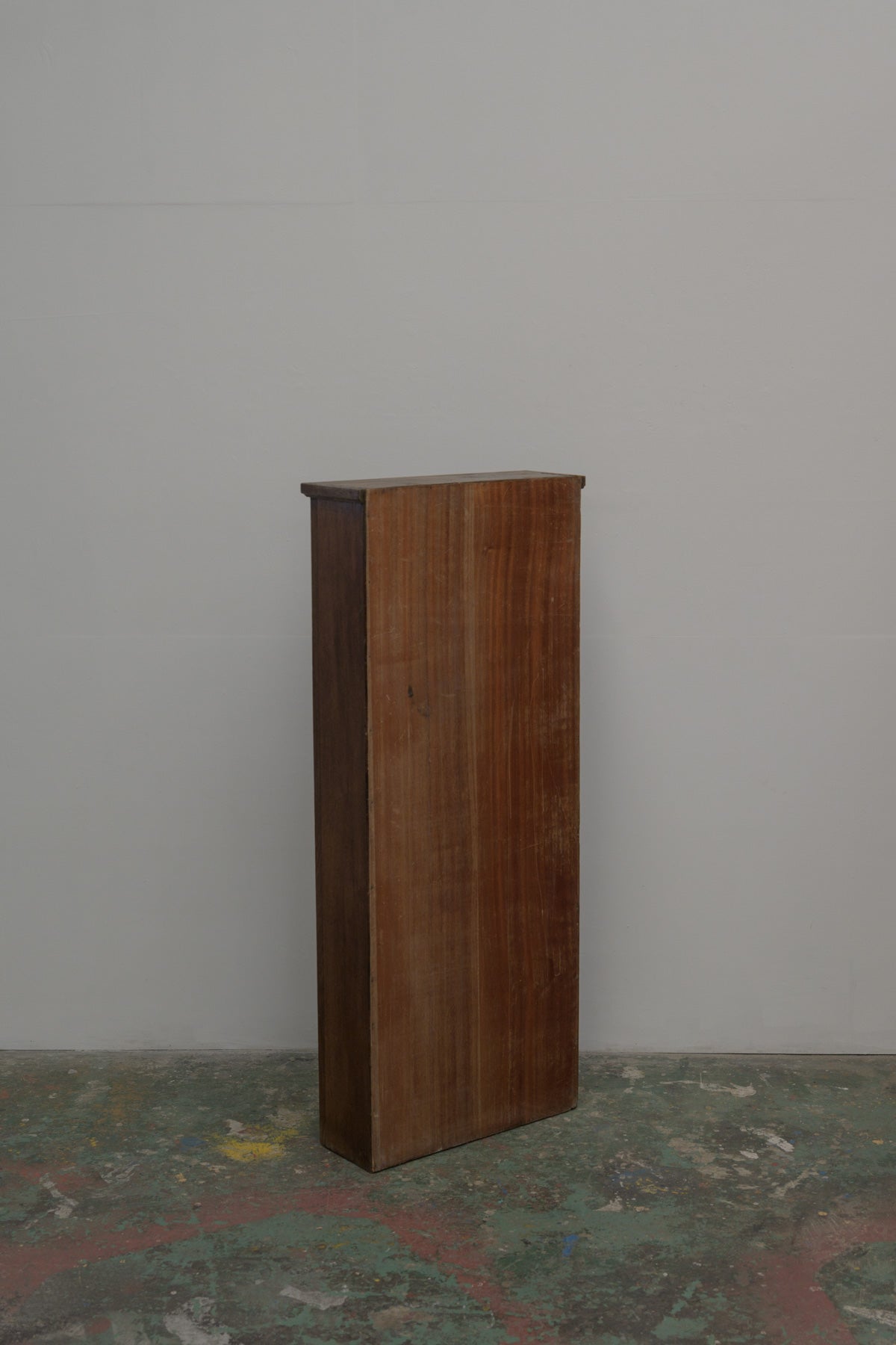 #0544 glass cabinet