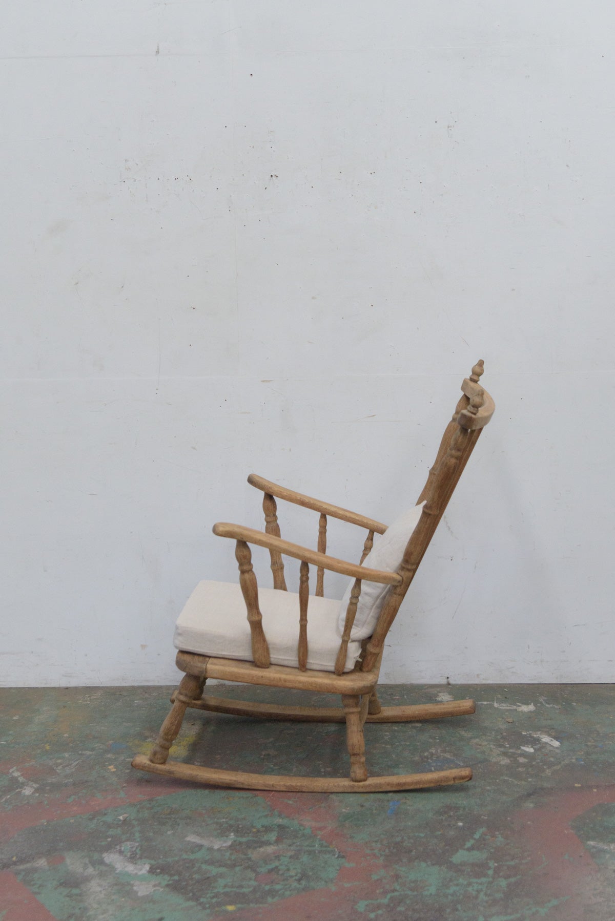#9647 rocking chair