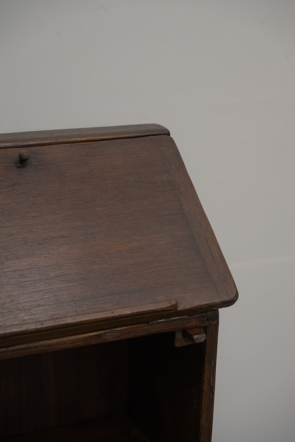 #0562 shelf
