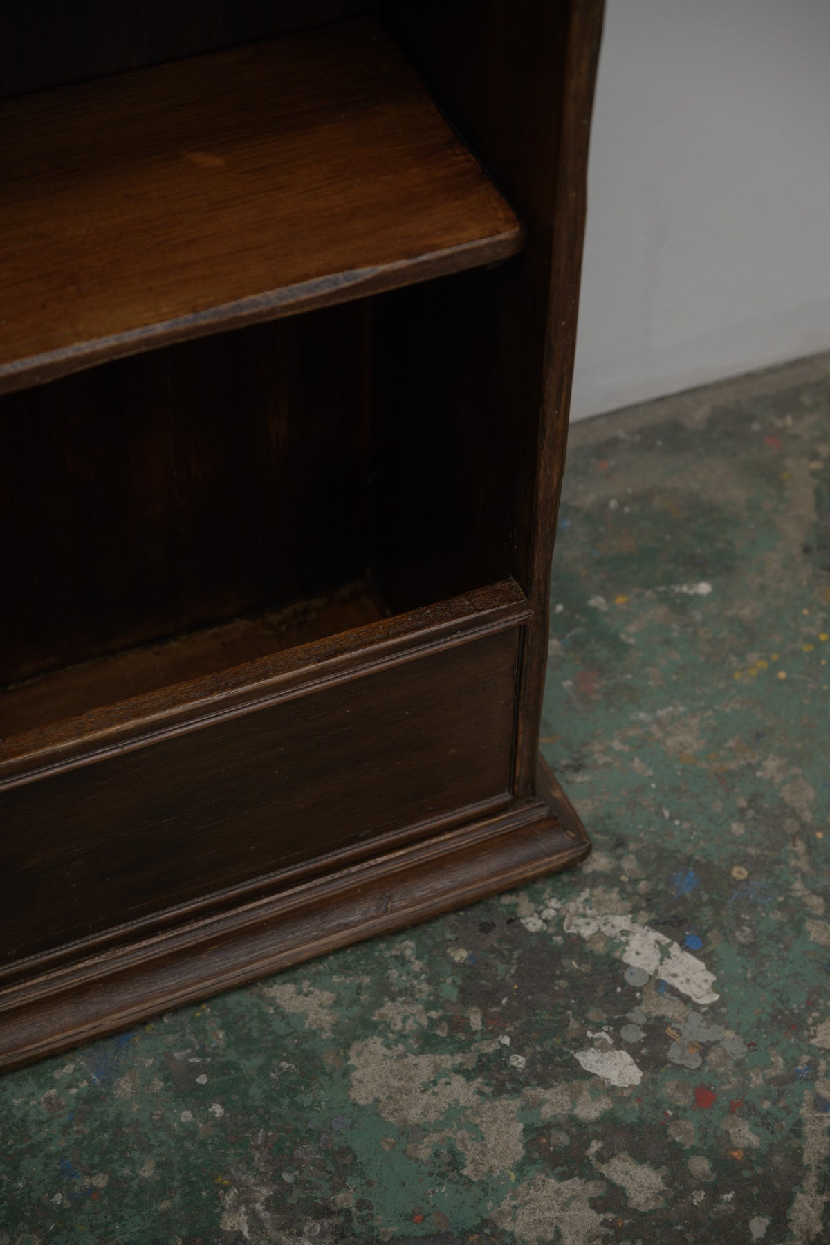 #0562 shelf