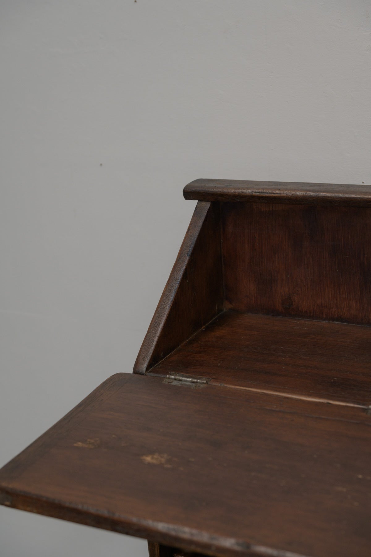 #0562 shelf