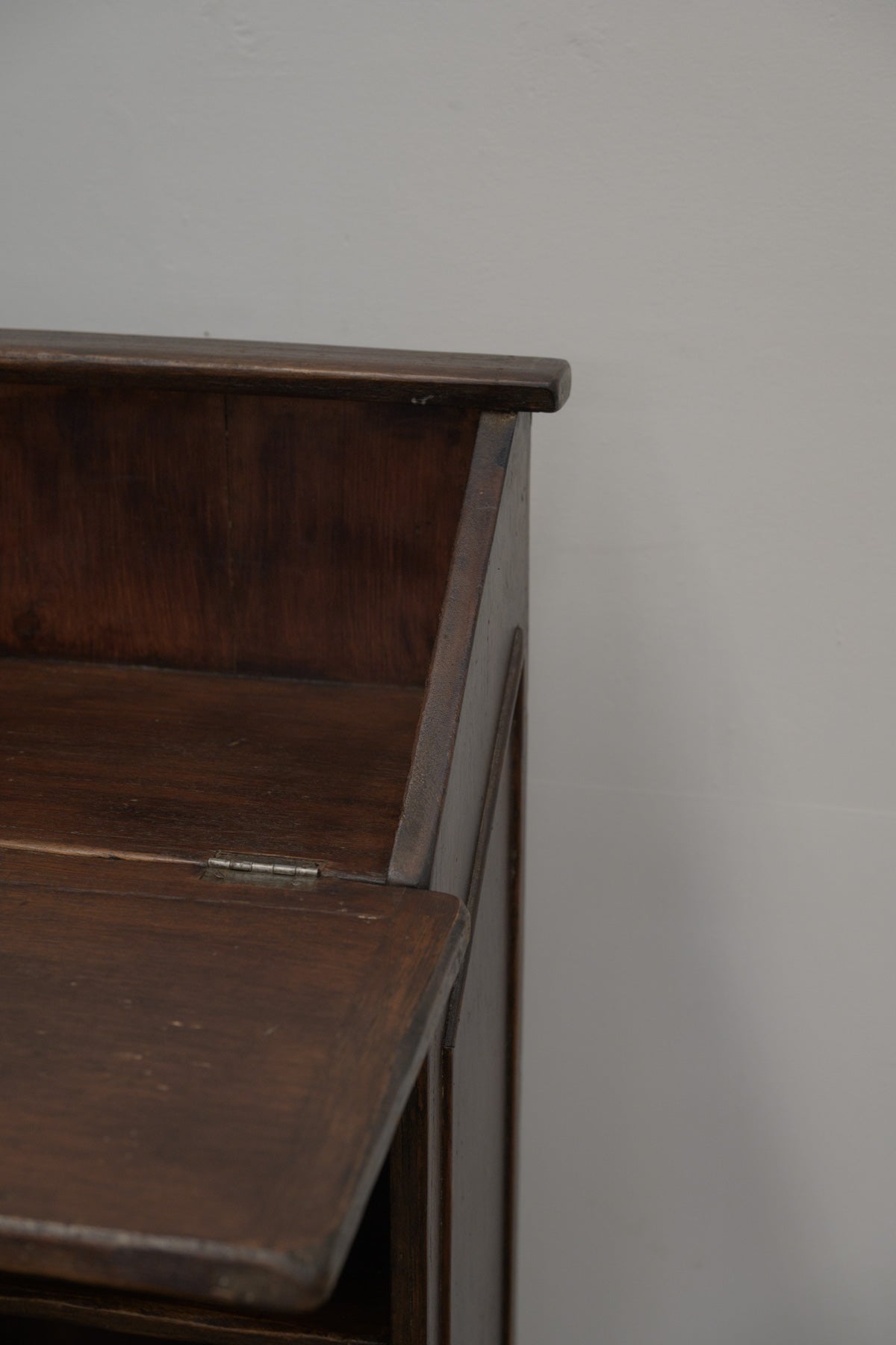 #0562 shelf
