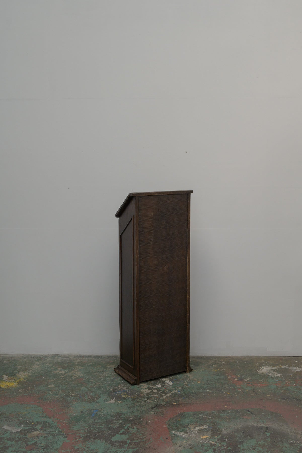 #0562 shelf