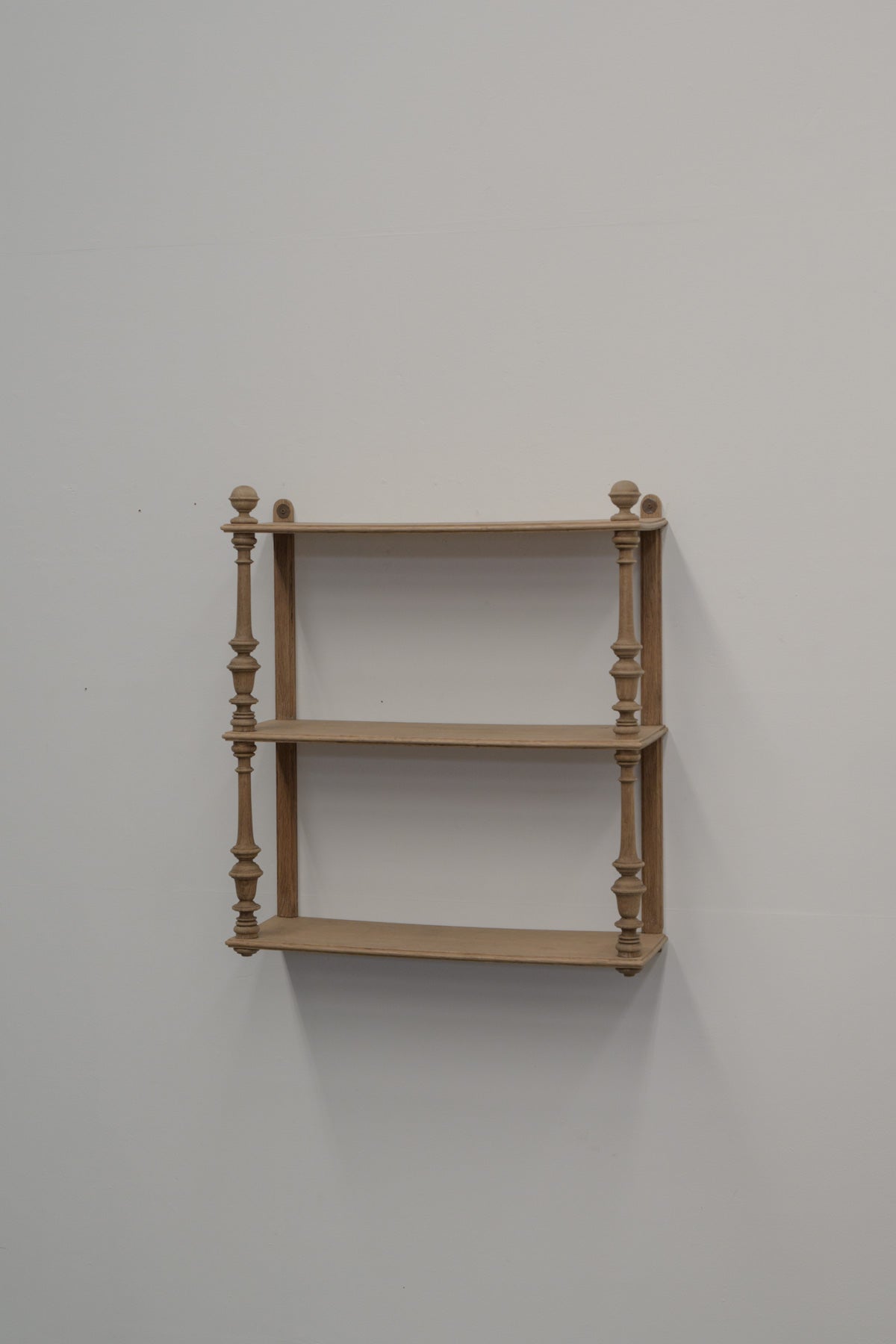 #0565 shelf