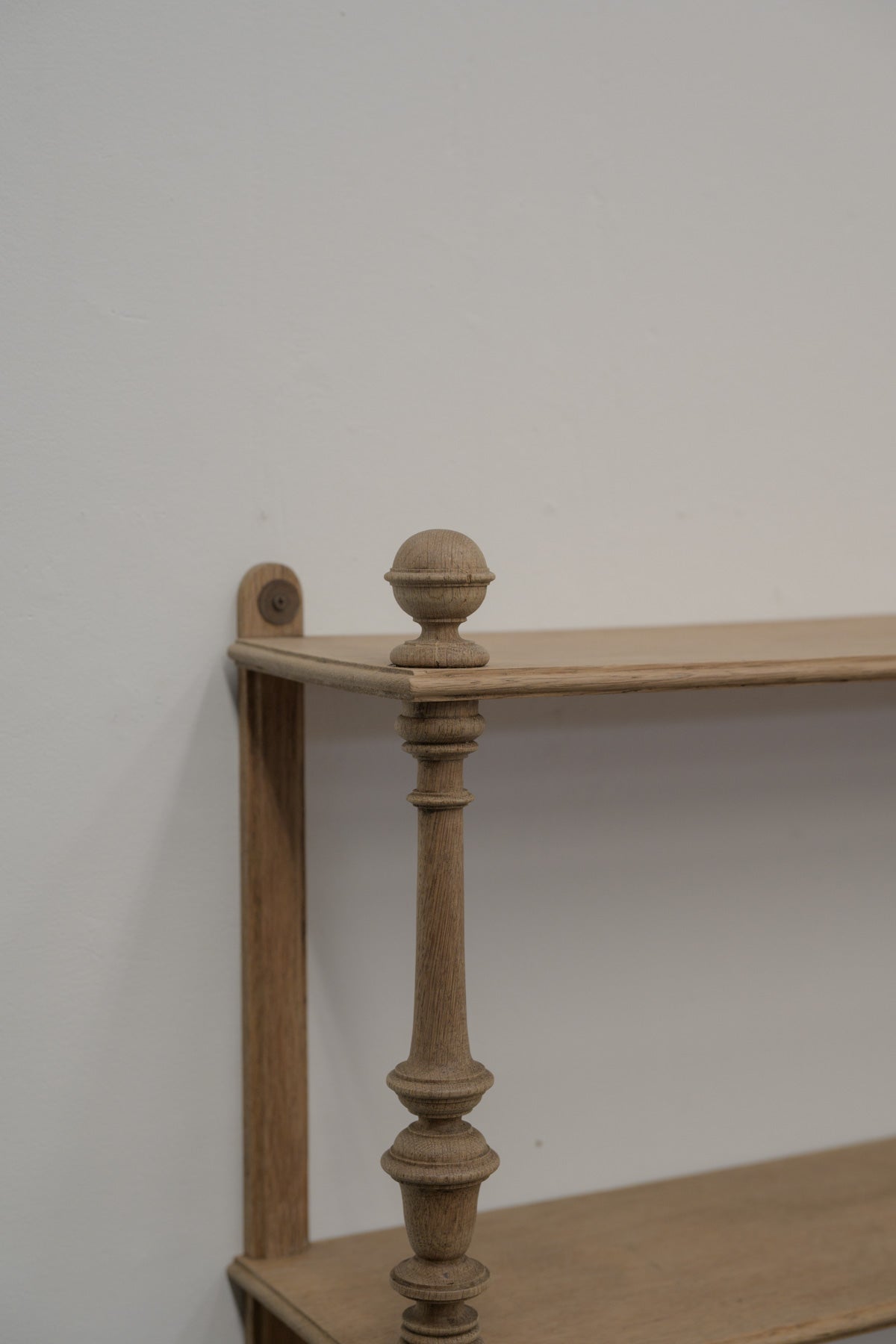 #0565 shelf