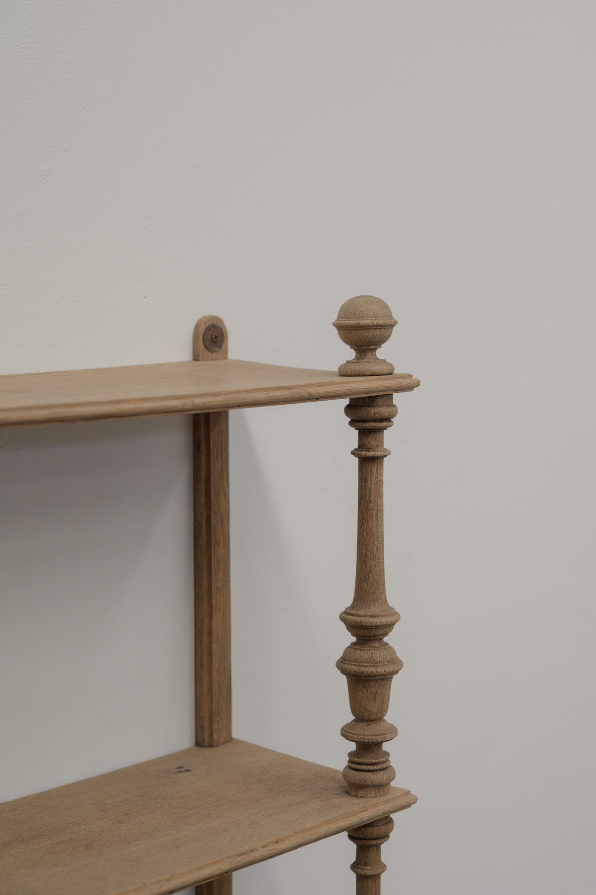 #0565 shelf