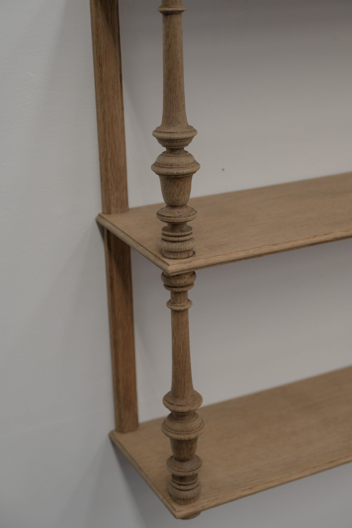 #0565 shelf