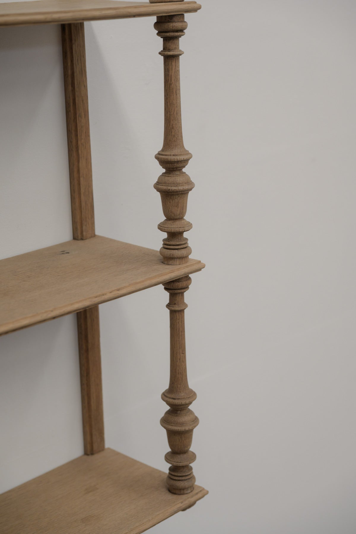 #0565 shelf