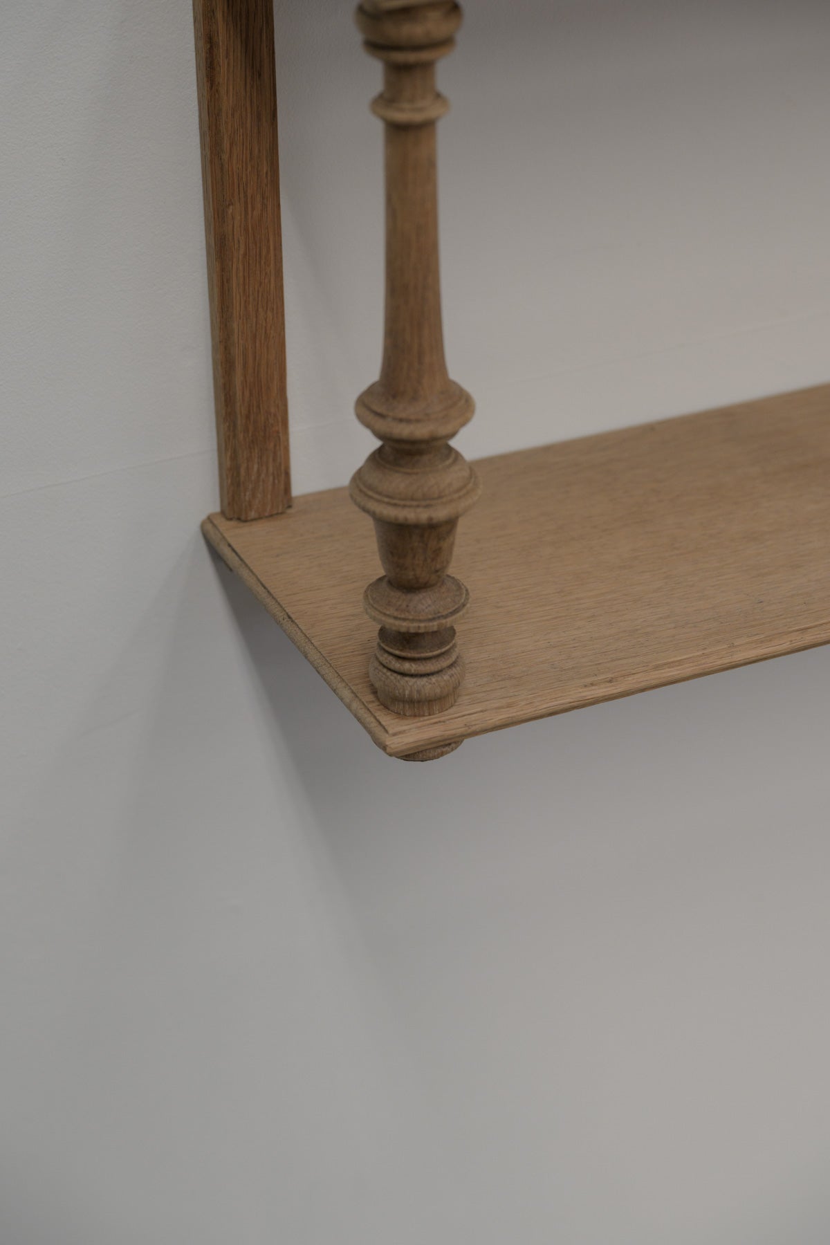 #0565 shelf
