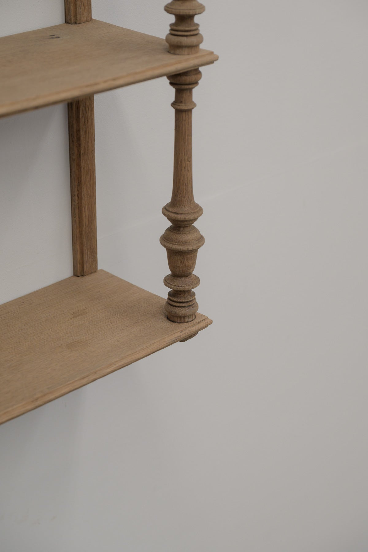 #0565 shelf