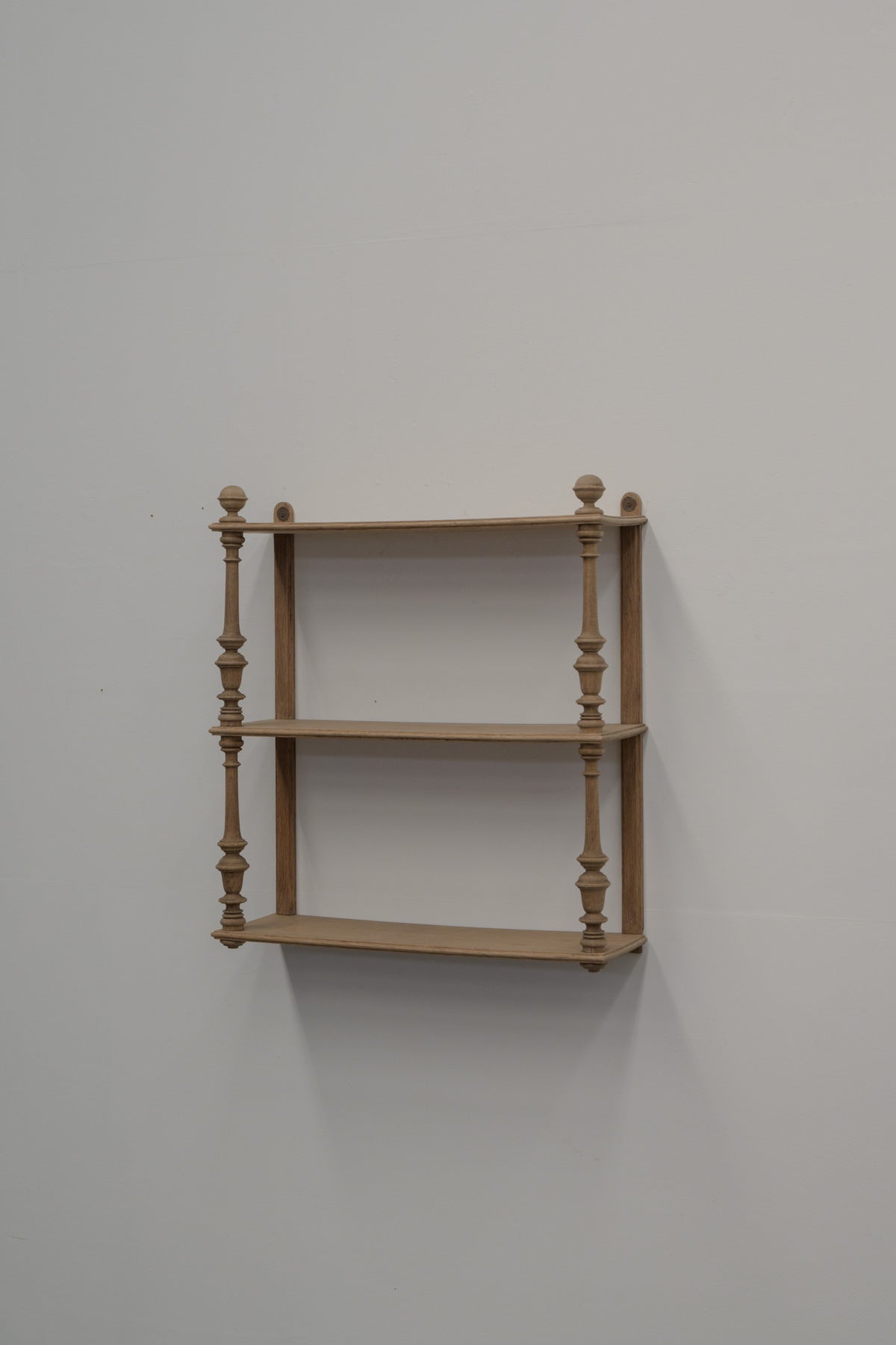 #0565 shelf