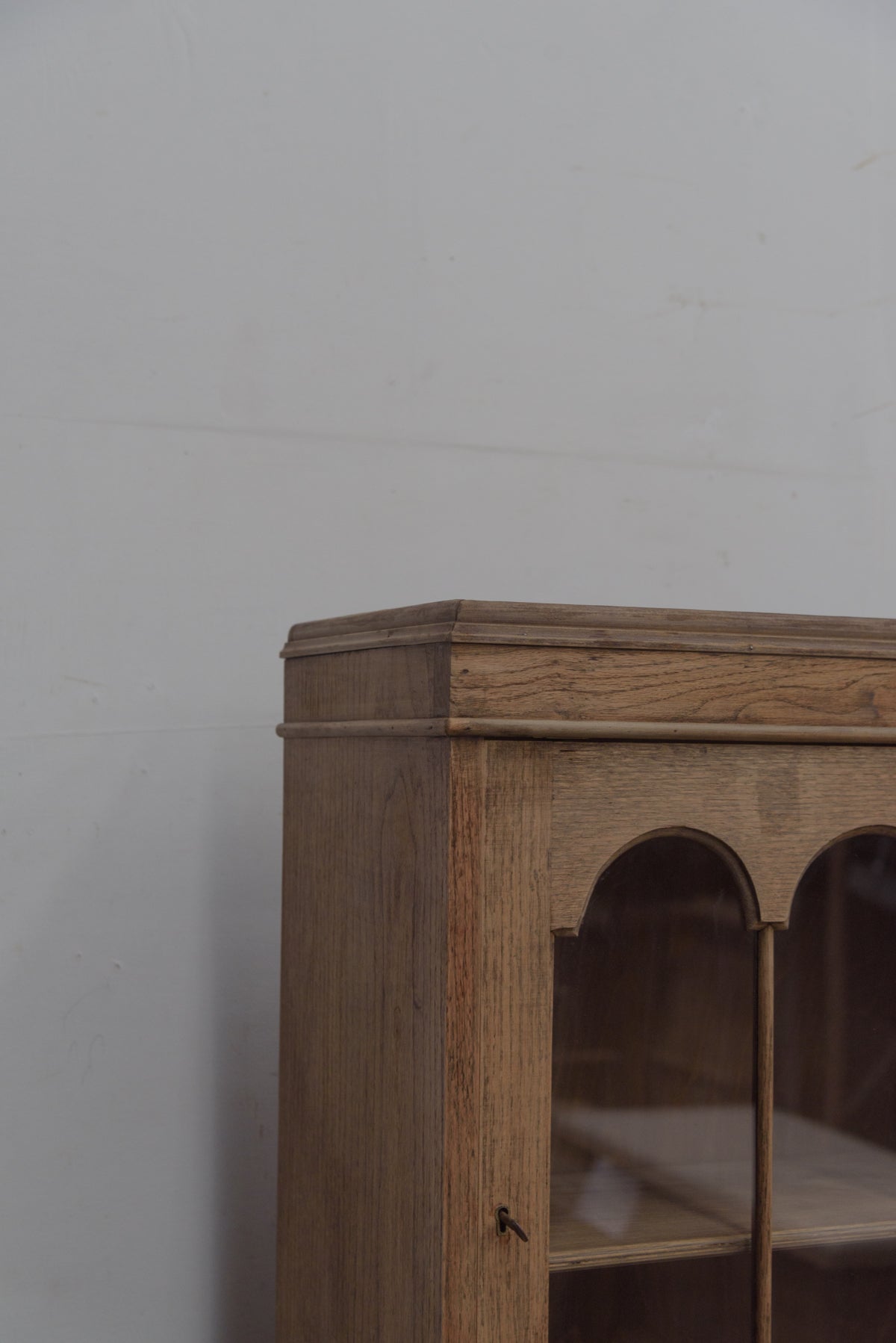 #9339 cabinet