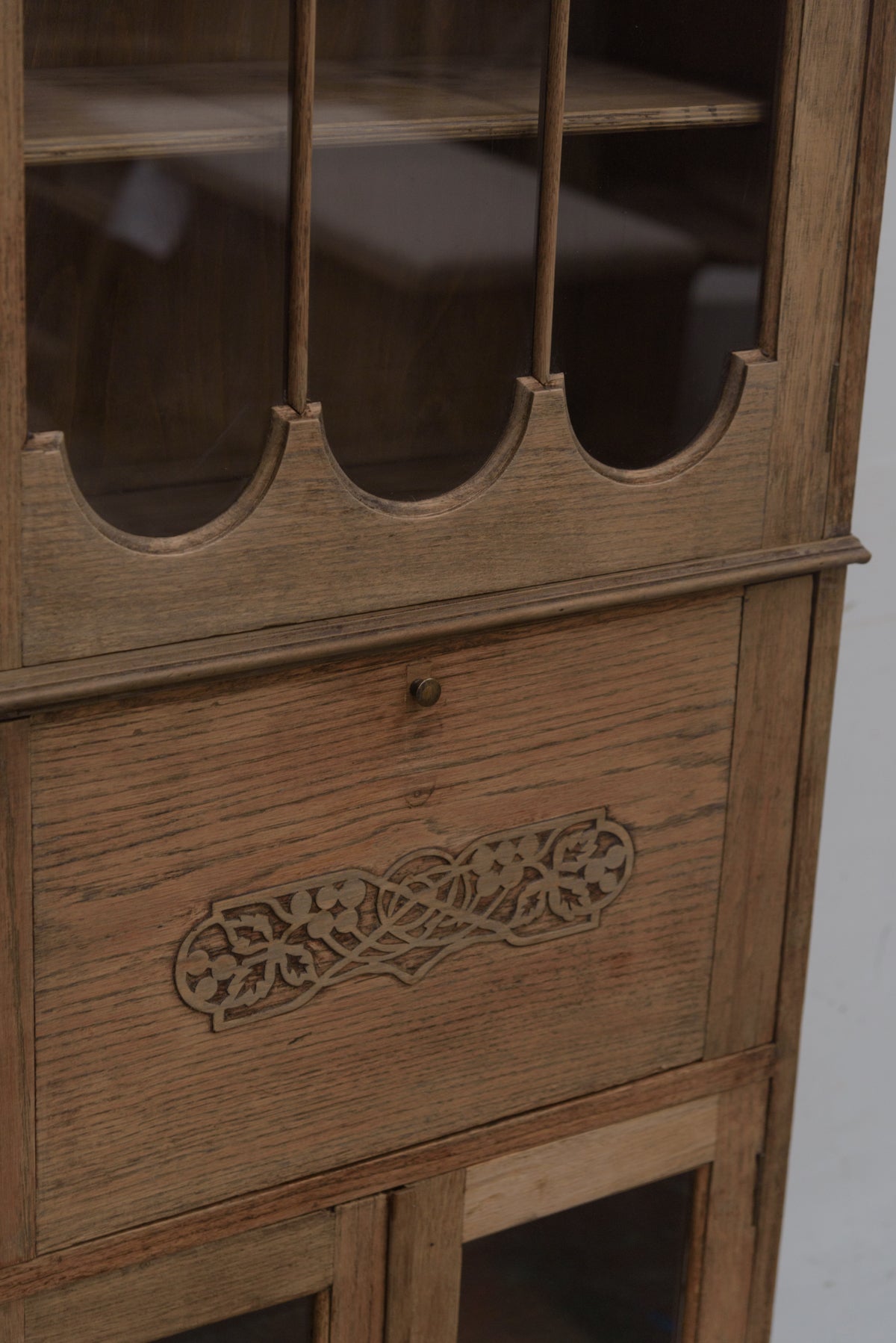 #9339 cabinet