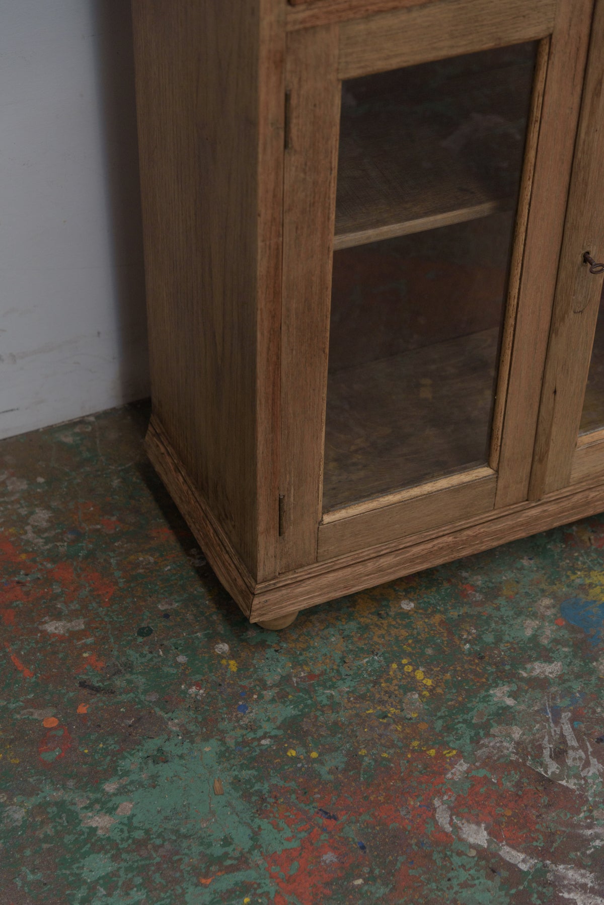 #9339 cabinet