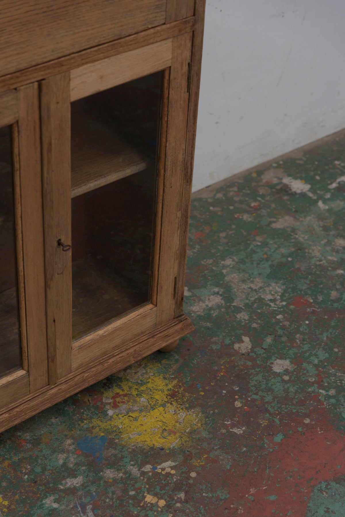 #9339 cabinet