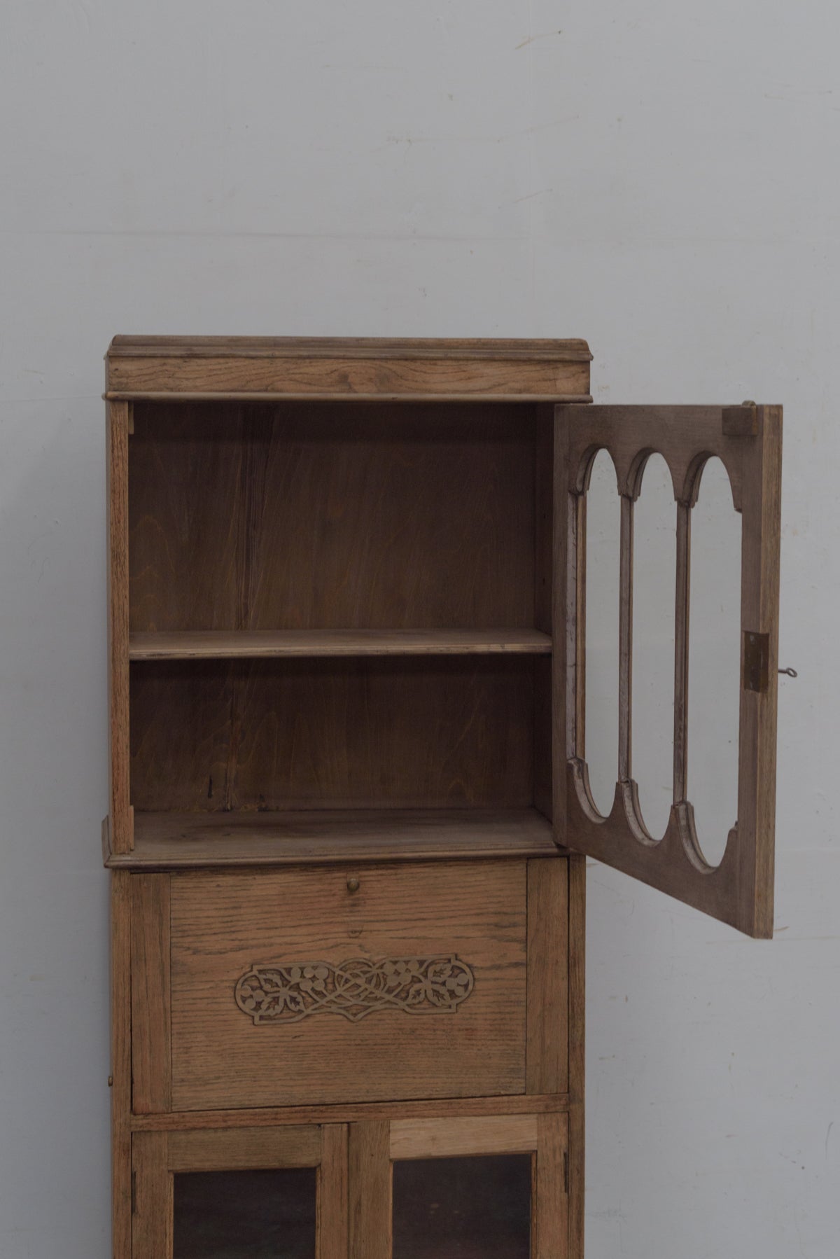 #9339 cabinet