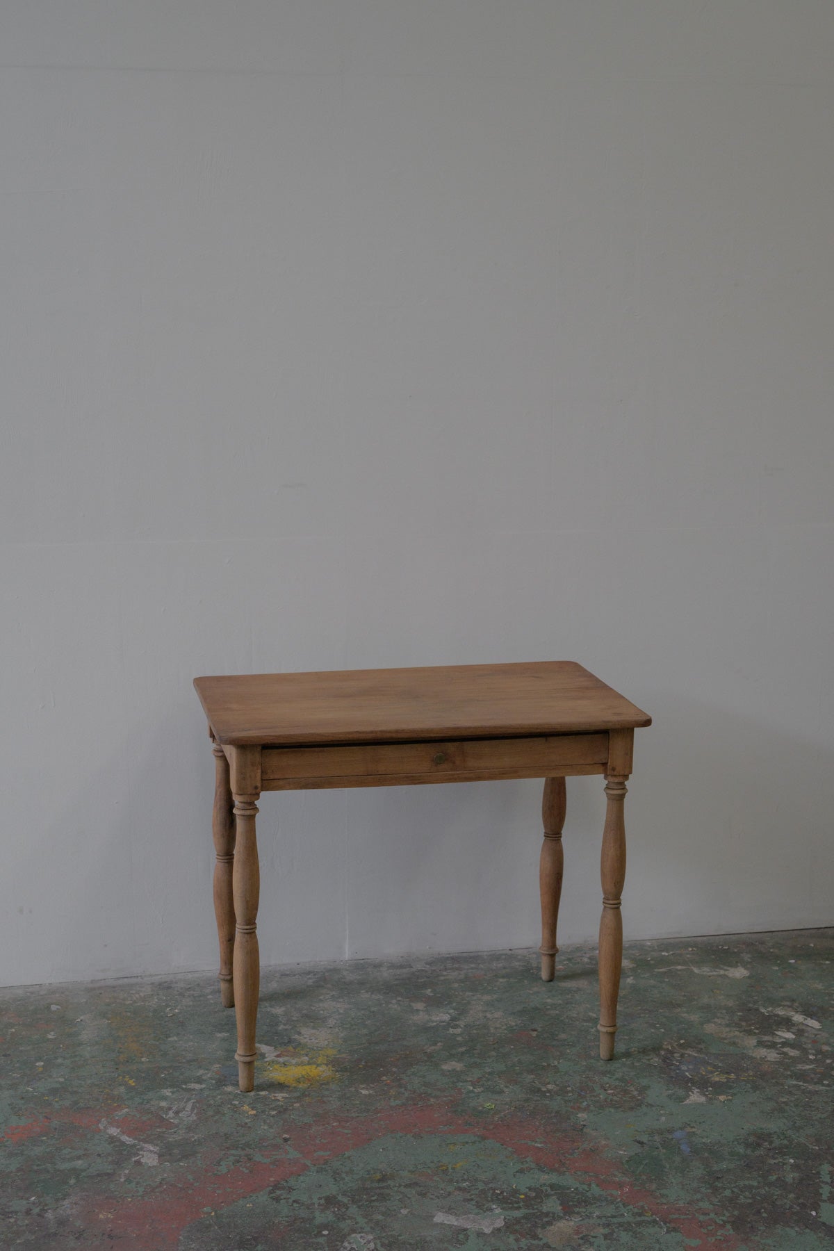 #0569 table