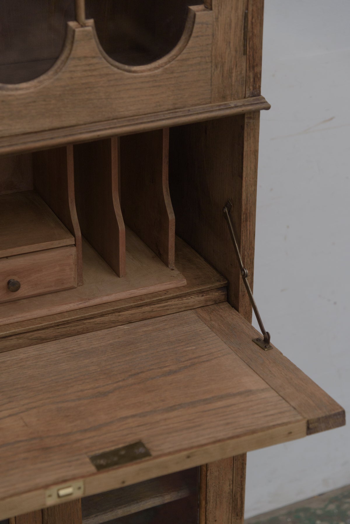 #9339 cabinet