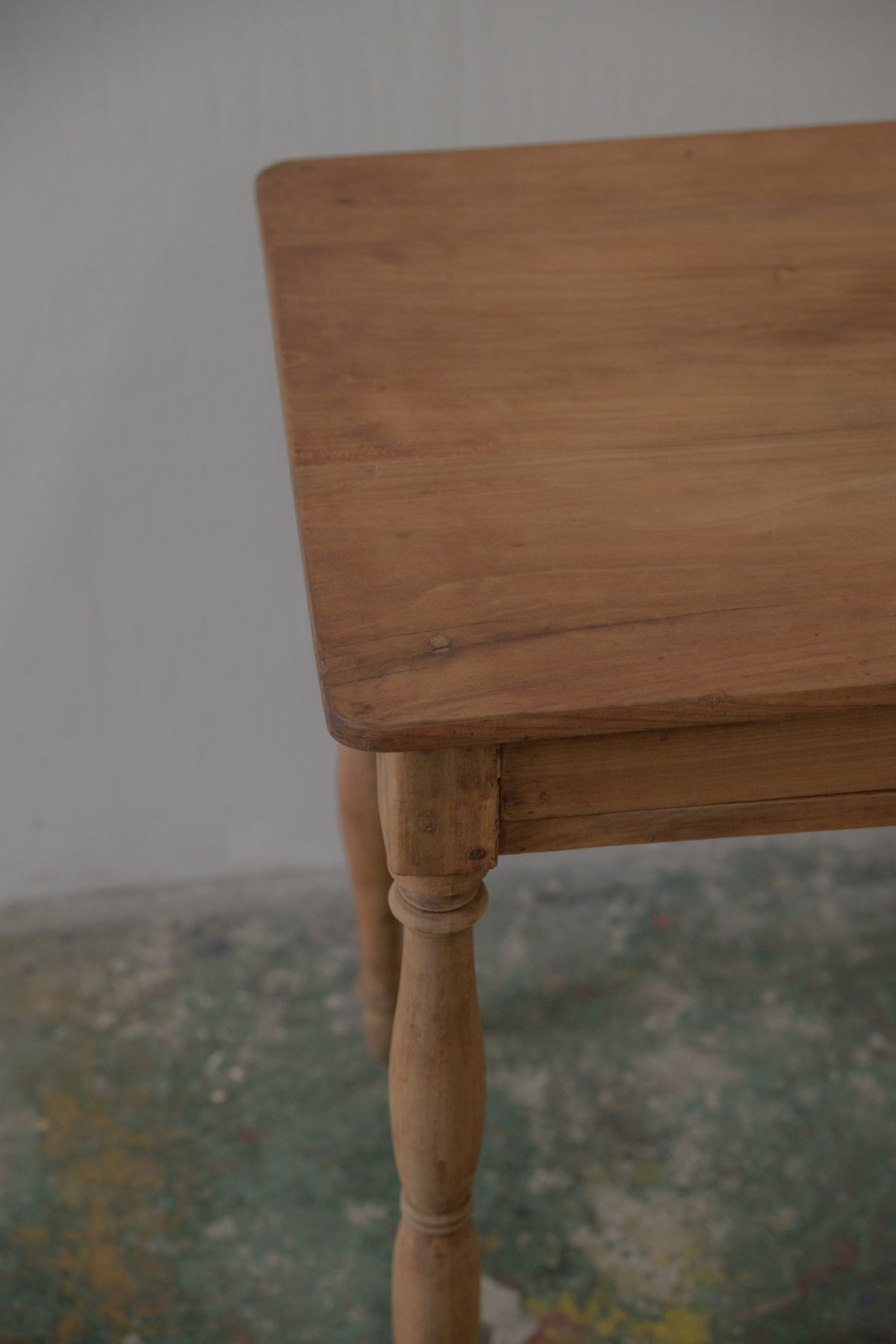 #0569 table