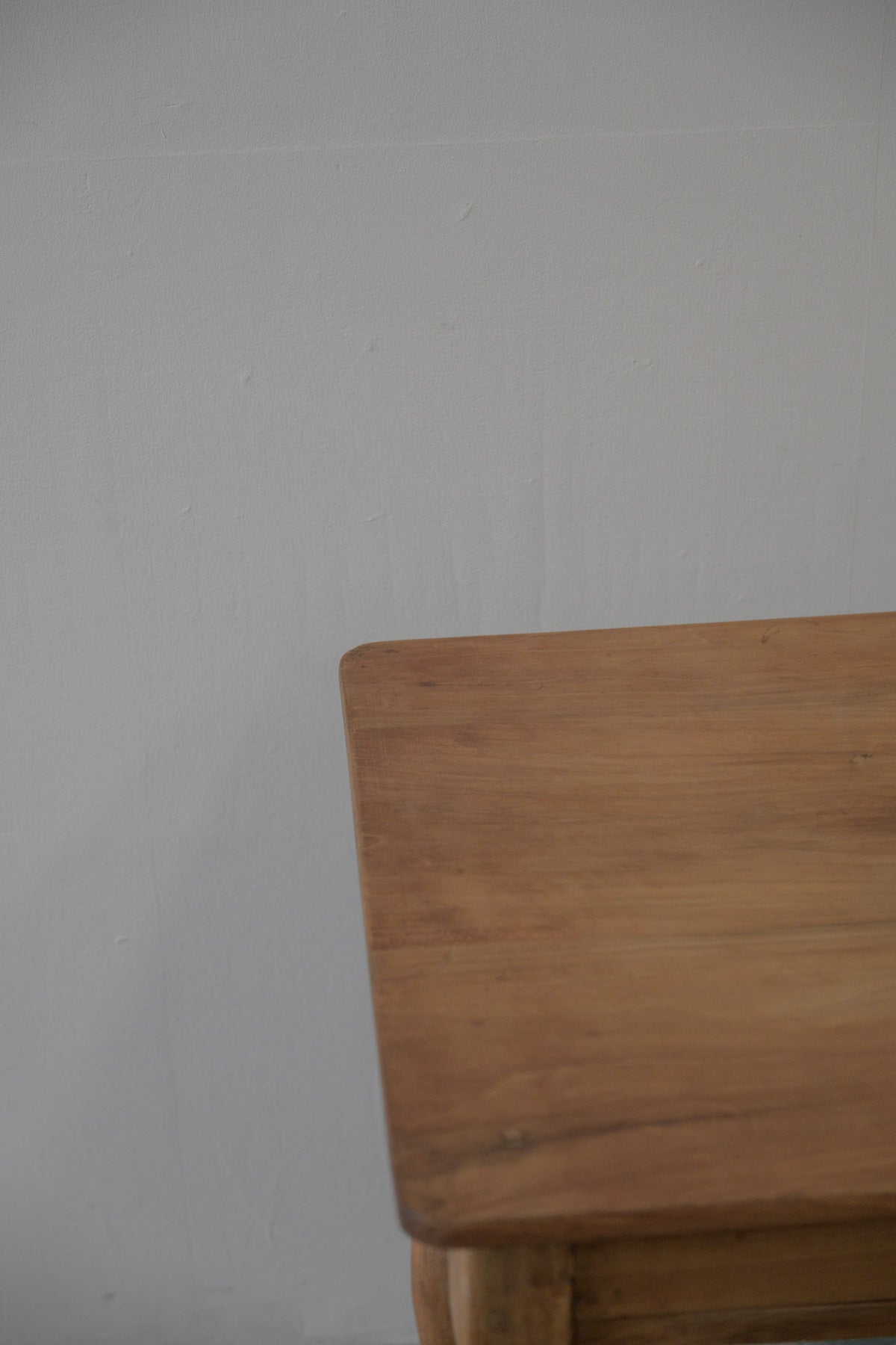 #0569 table