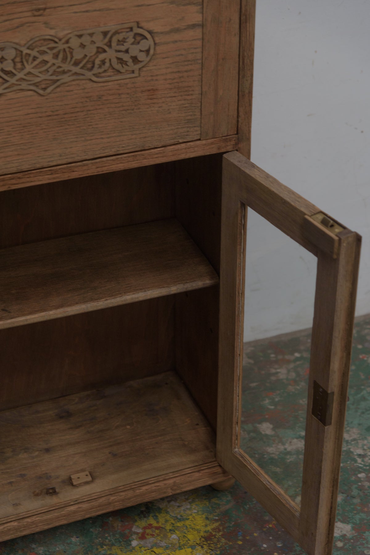 #9339 cabinet