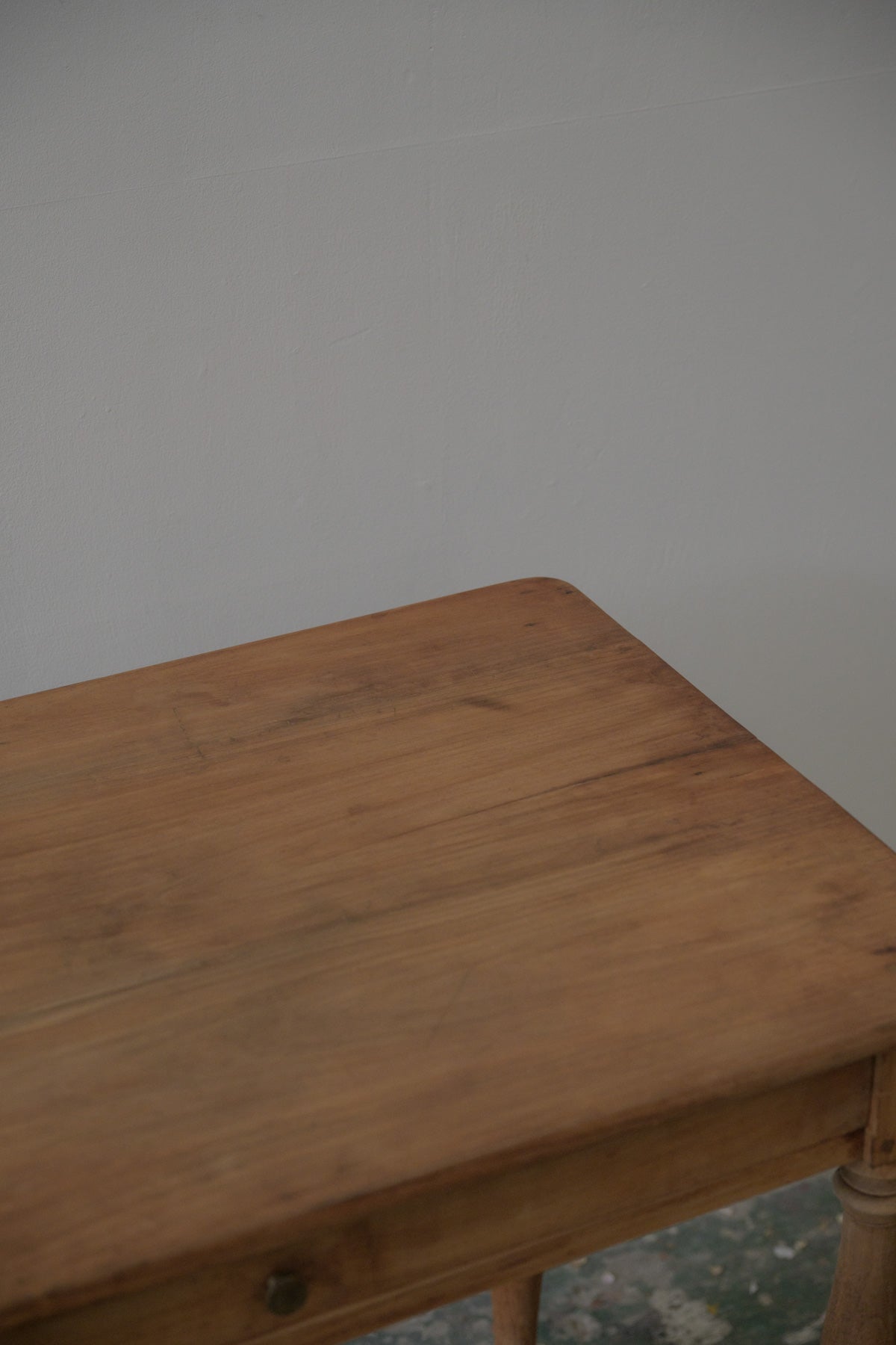 #0569 table