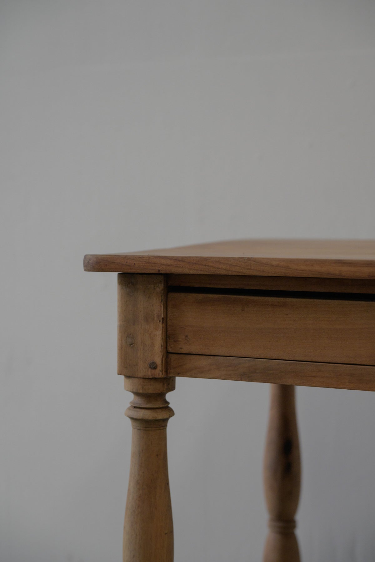 #0569 table