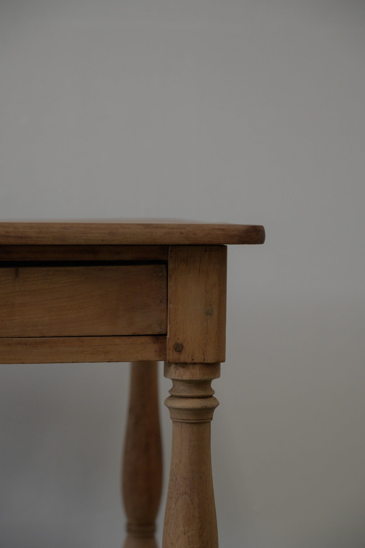 #0569 table