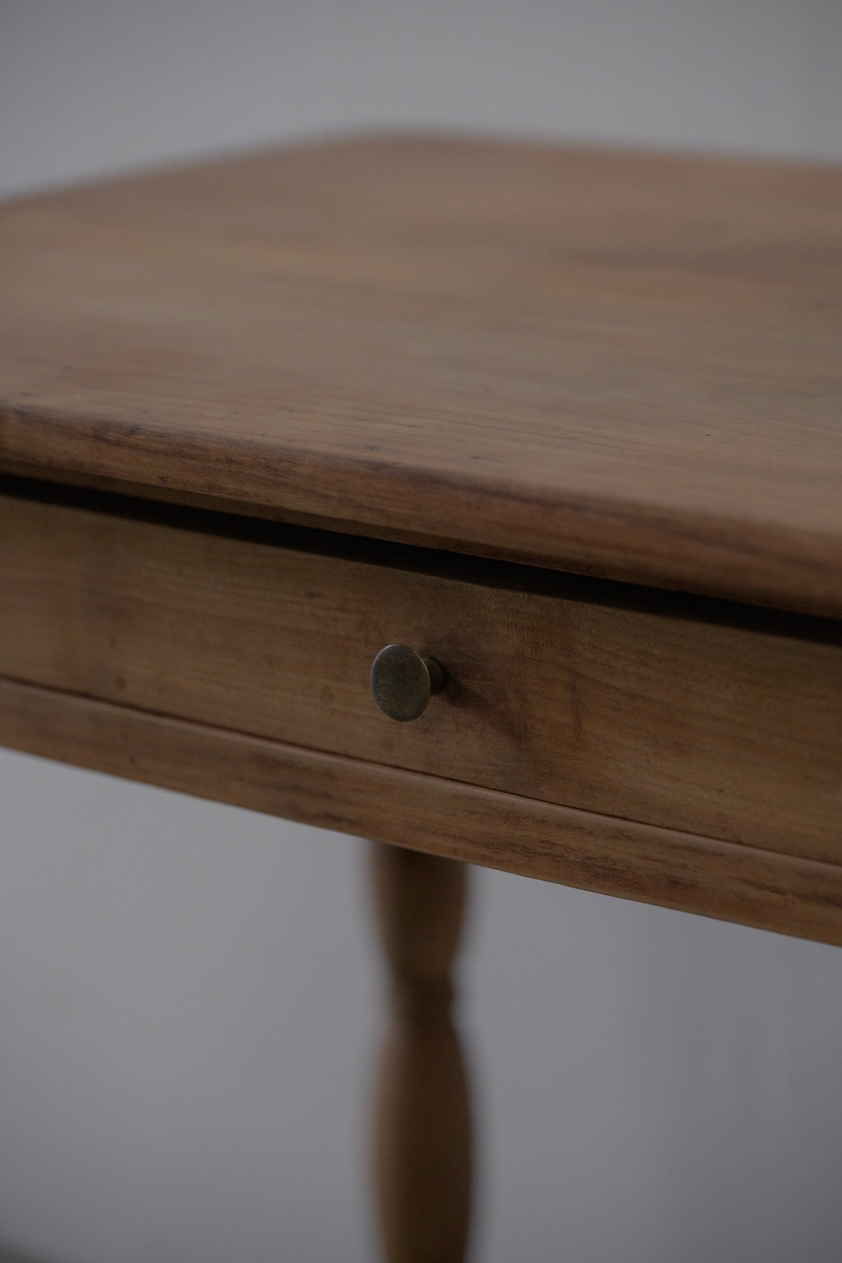 #0569 table