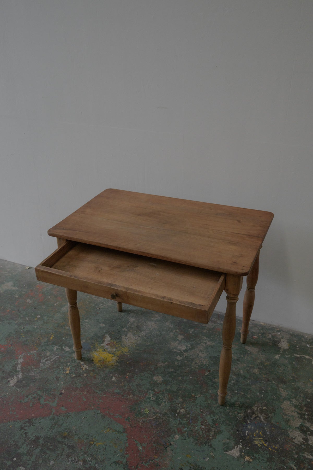 #0569 table