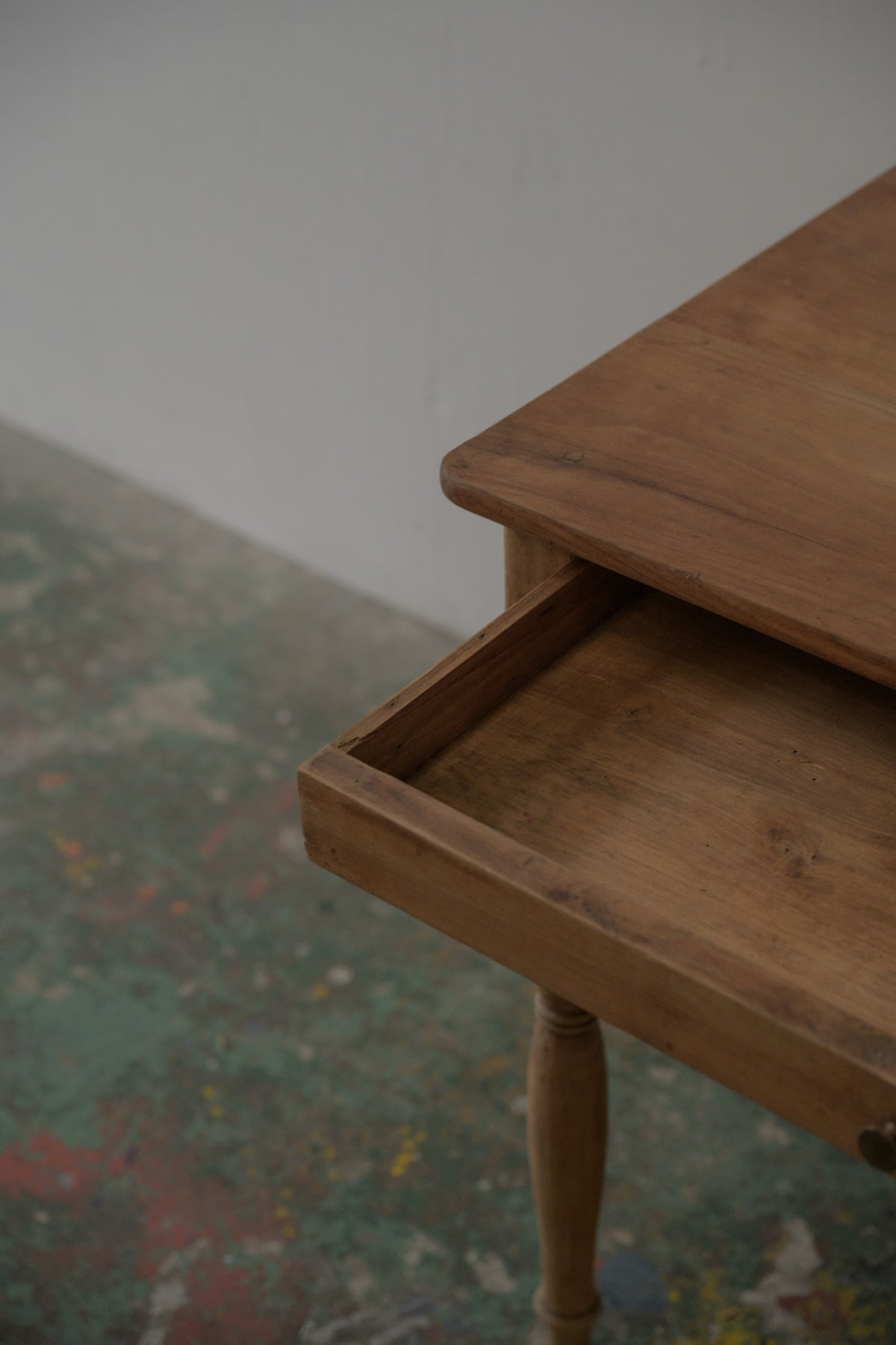 #0569 table