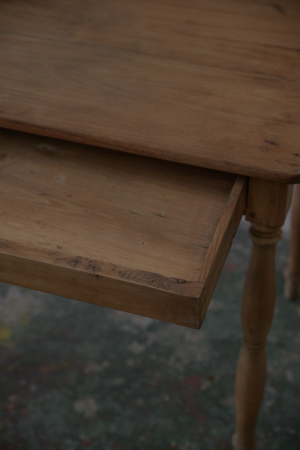 #0569 table