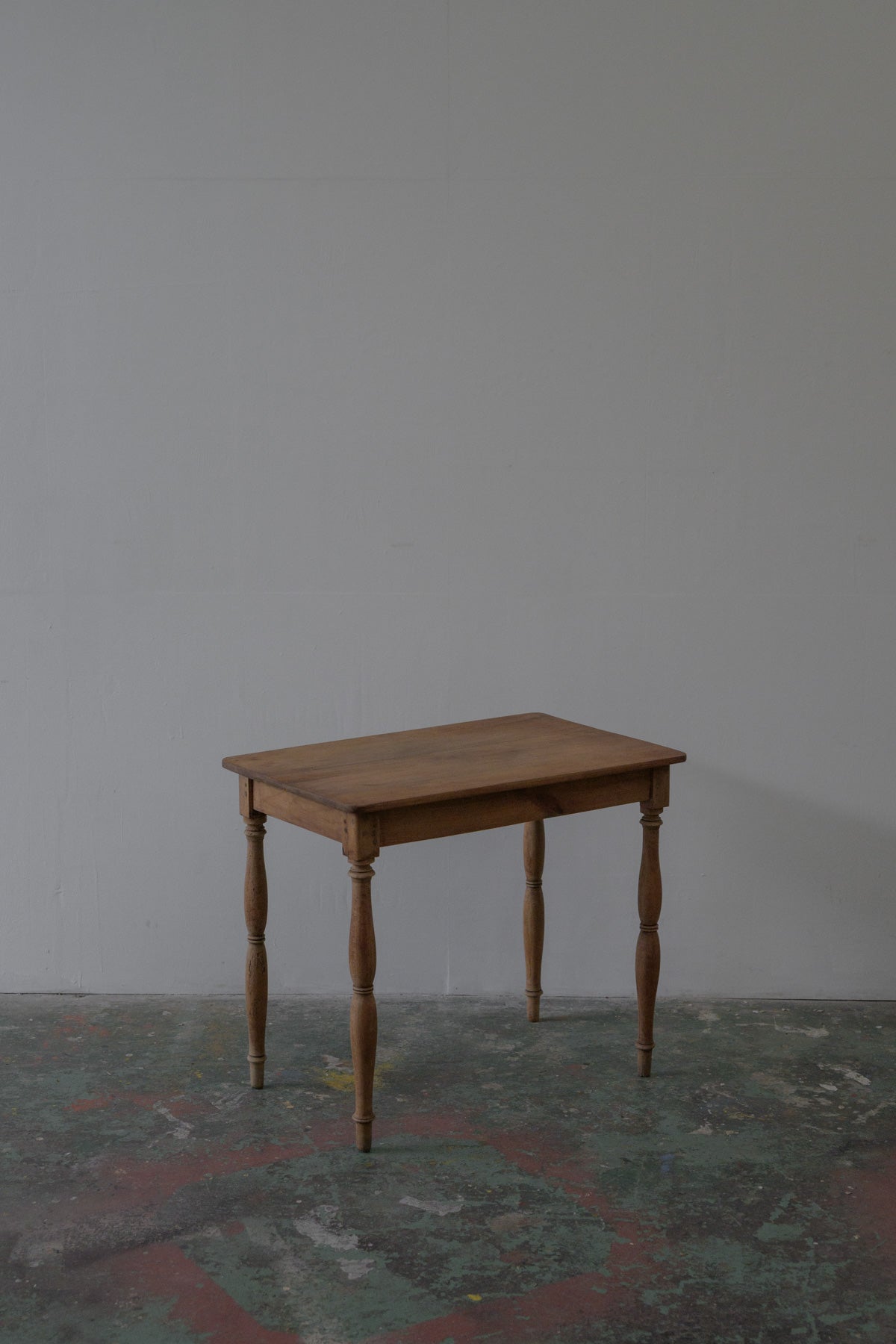 #0569 table