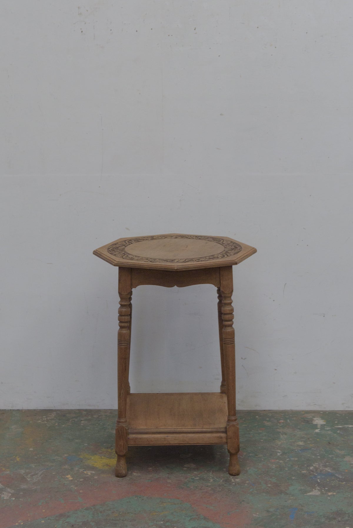 #8918 side table