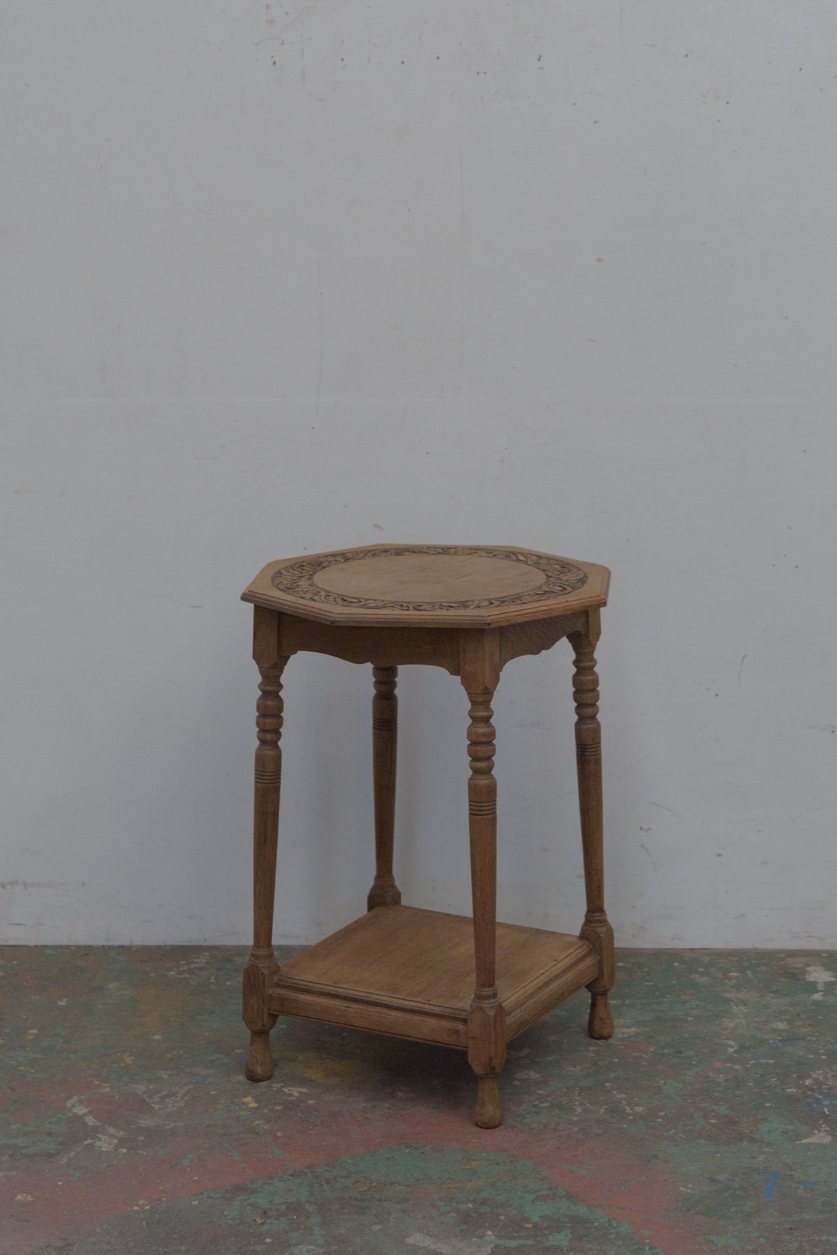 #8918 side table