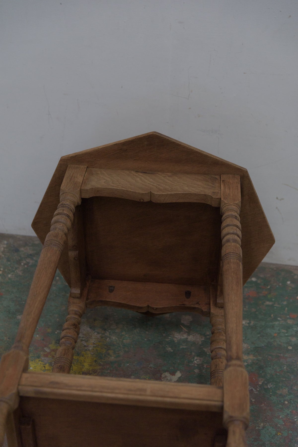 #8918 side table