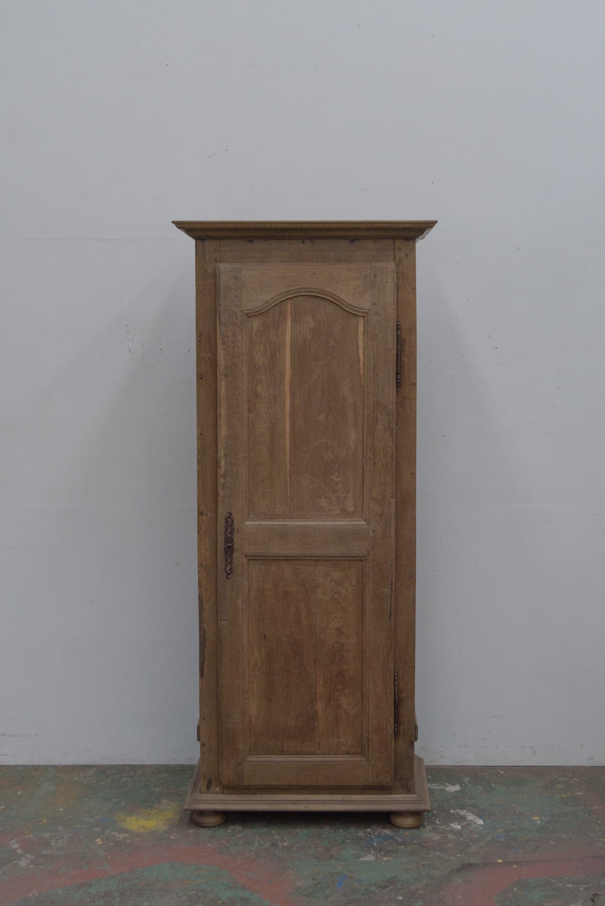 #8919 cabinet