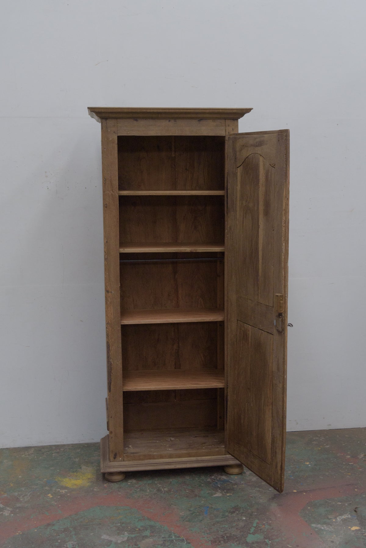 #8919 cabinet