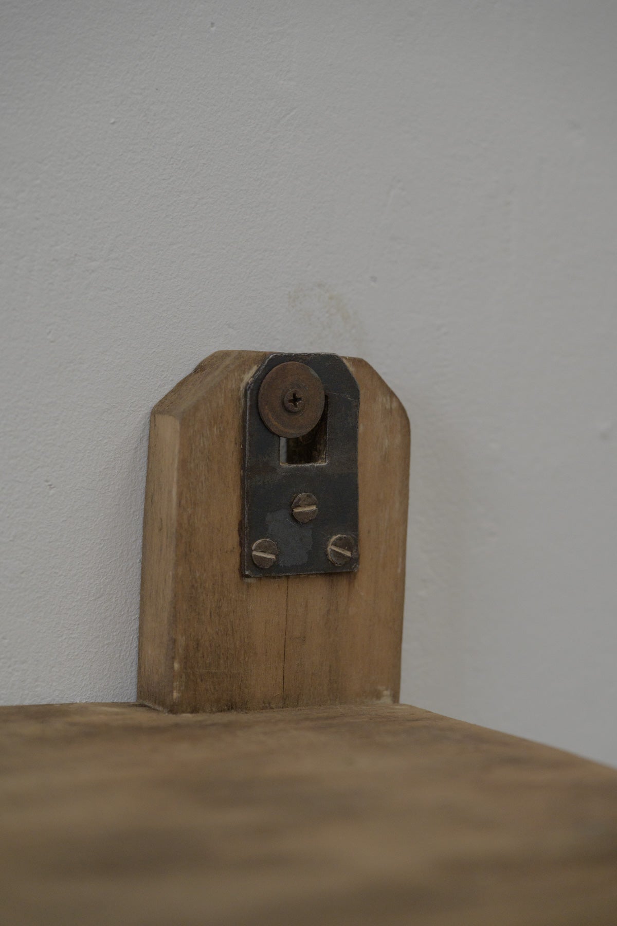 #0571 wall shelf