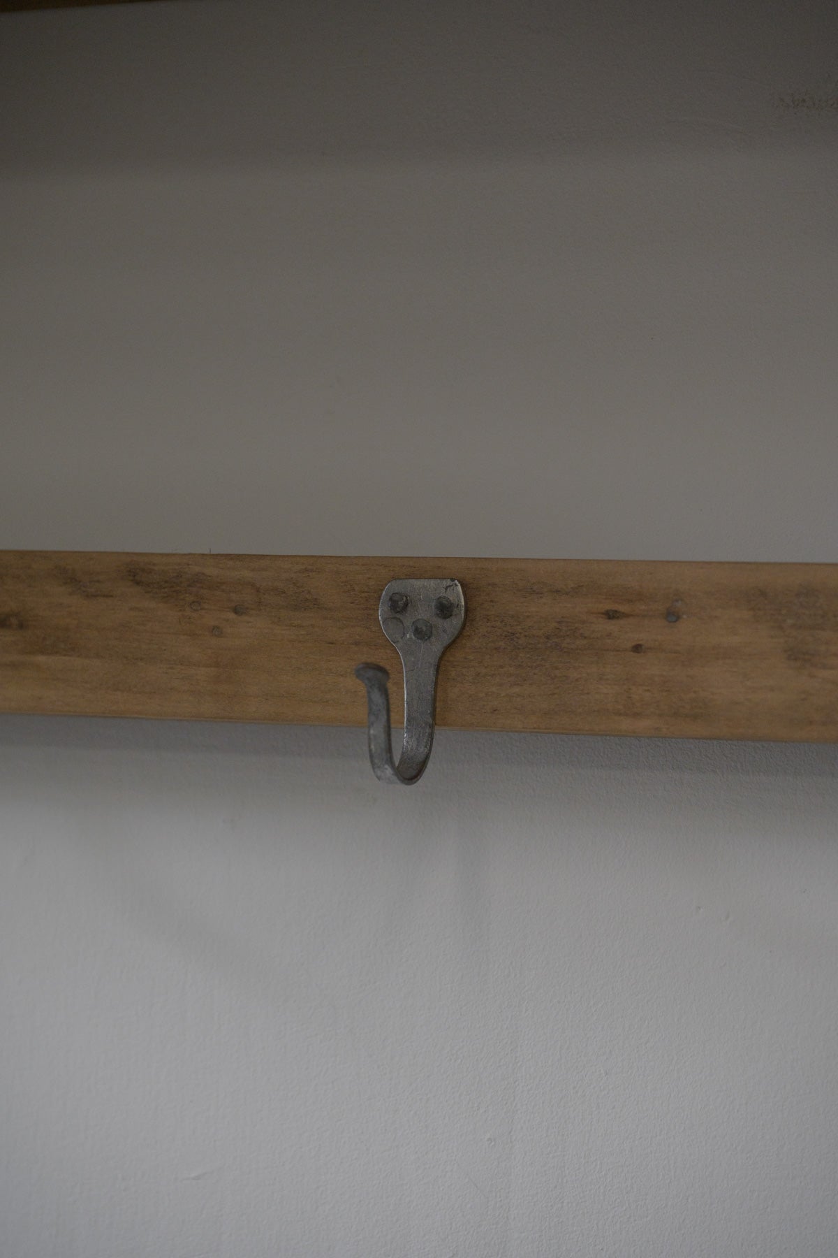 #0571 wall shelf