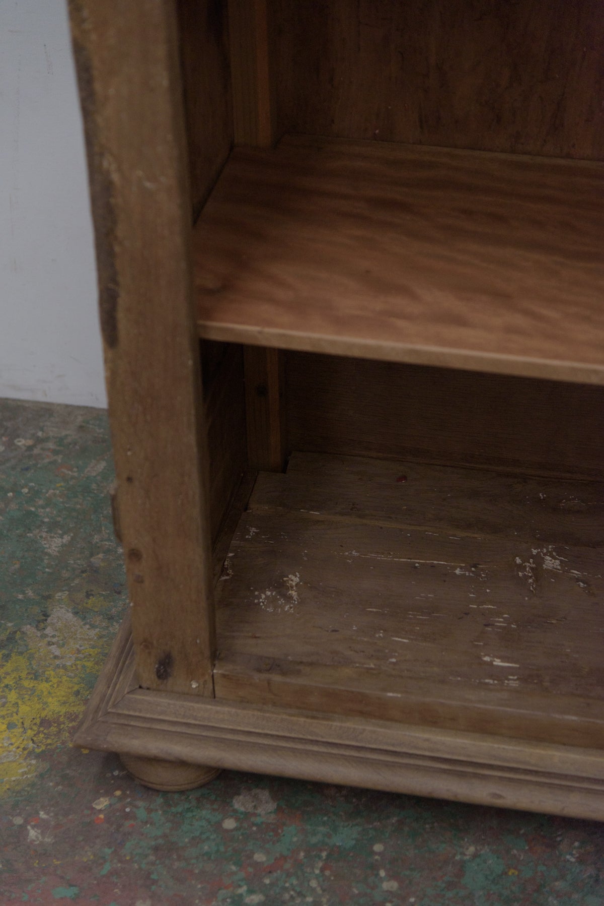 #8919 cabinet